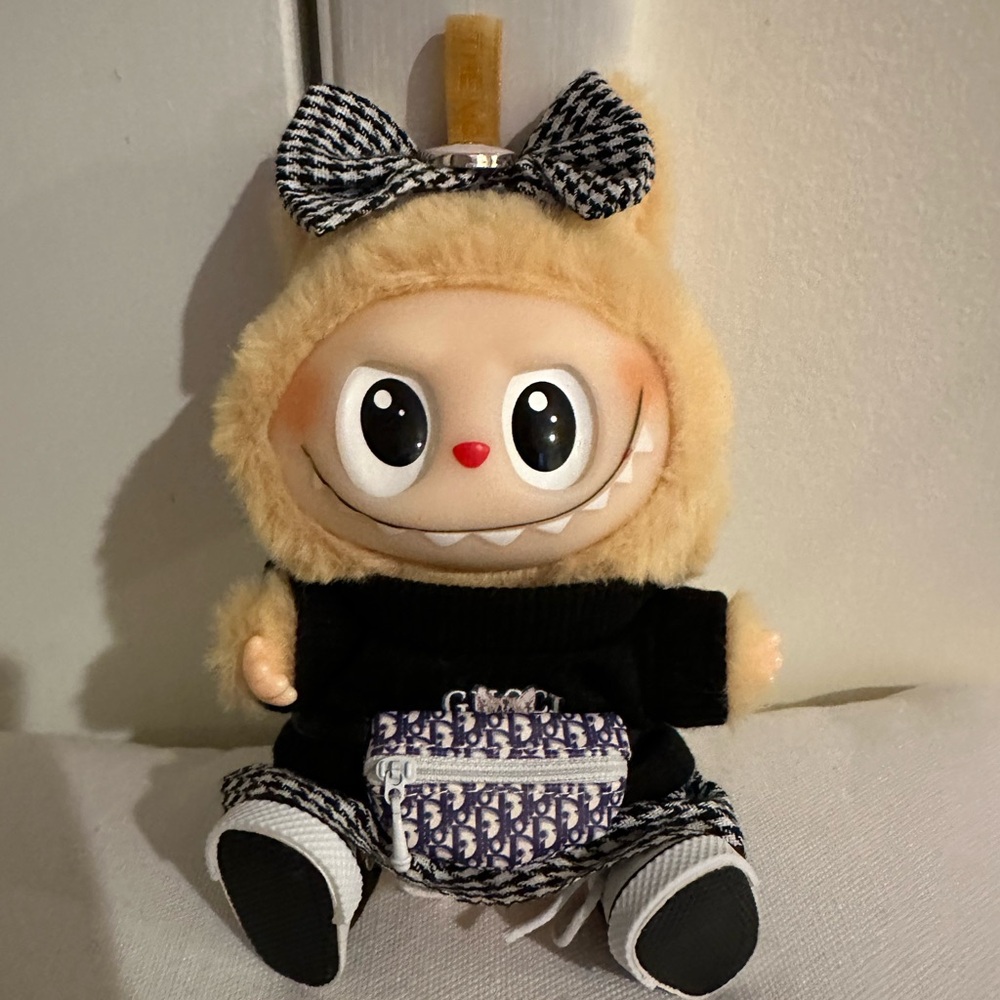 NEW LaLaBubu with Outfit